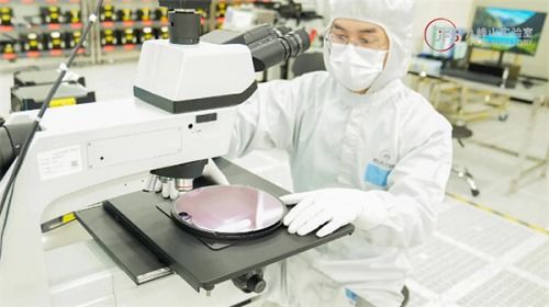 九峰山實驗室實現氮化鎵材料制備新突破，推動電子材料生產邁向新臺階